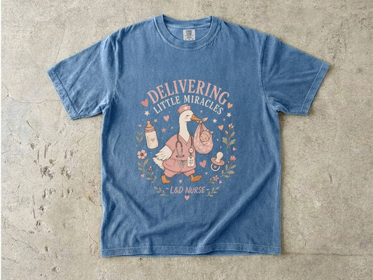 Delivering Miracle Duck Nurse T-Shirt – New Mom & Labor Delivery Nurse Gift